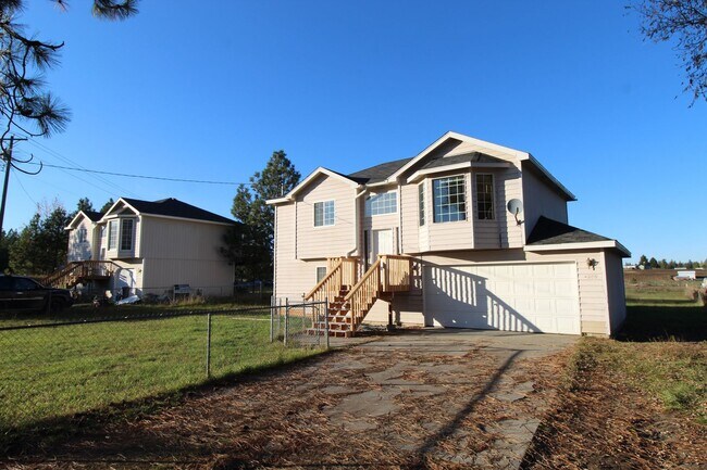 Primary Photo - 4209 E 1st St