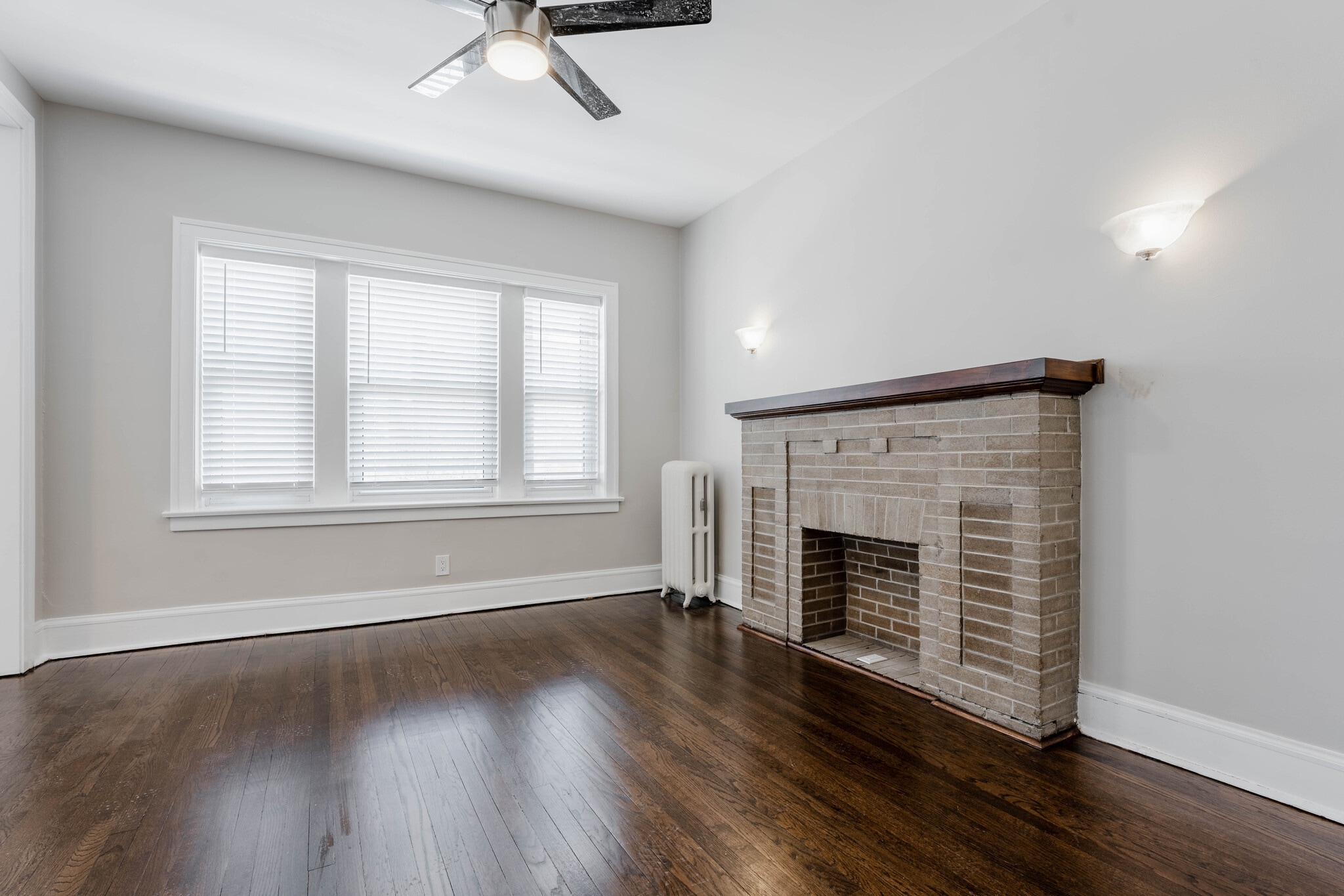 Building Photo - 5306 N Ashland Ave