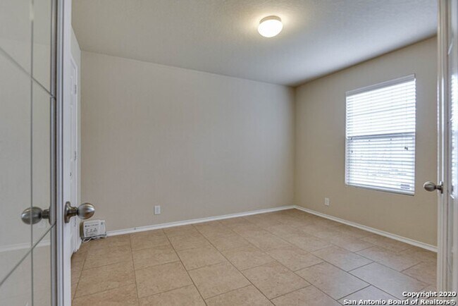 Building Photo - BEAUTIFUL 3-BEDROOM HOME IN MOUNTAIN LAUREL RANCH