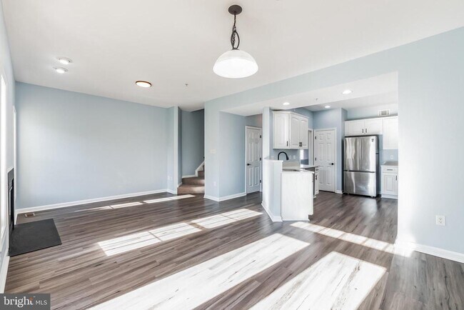 Building Photo - 10329 Bridle Ct
