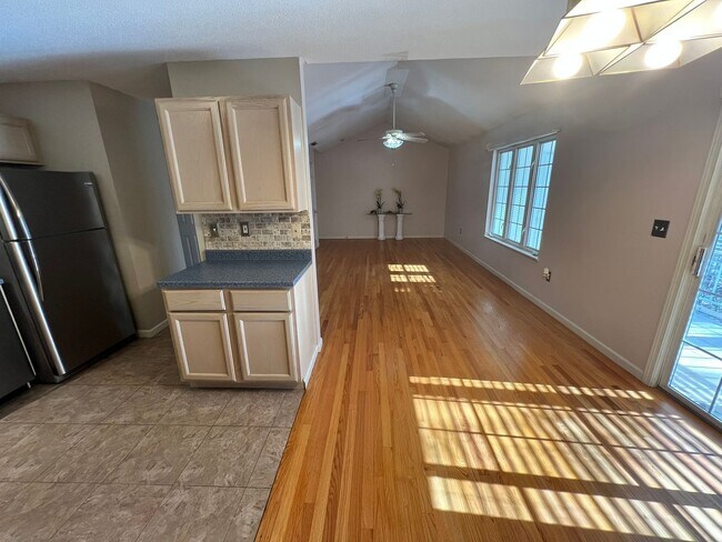 Building Photo - Beautiful Two Bedroom, Two Bath Condo in Ludlow. Available Now!