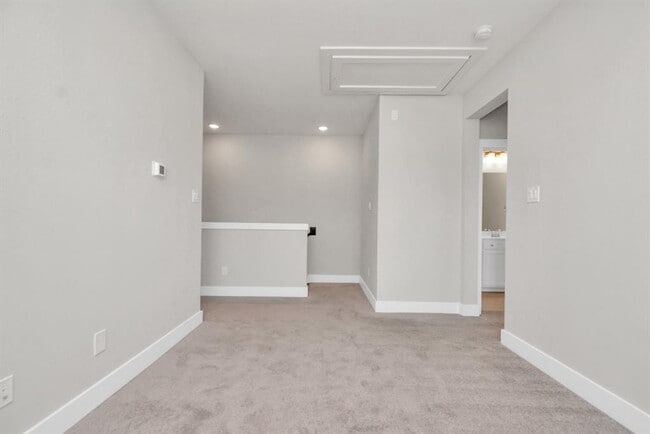 Building Photo - 725 Strawberry Pines Ct