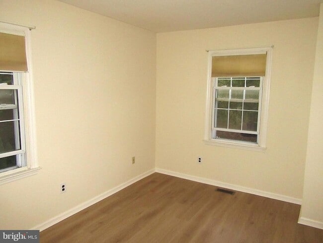 Building Photo - 512 Cobblers Ln