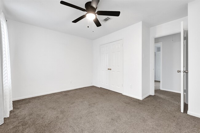 Building Photo - 16215 Cairngorm Ave