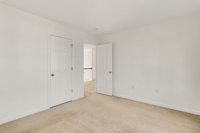 Building Photo - Spacious 5-Bedroom, 3.5-Bath Home in Midlothian – Prime Location & Community Amenities