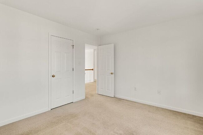 Building Photo - Spacious 5 Bedroom Home with 3rd Floor Suite, Fenced Yard & Community Amenities – $3,500/mo