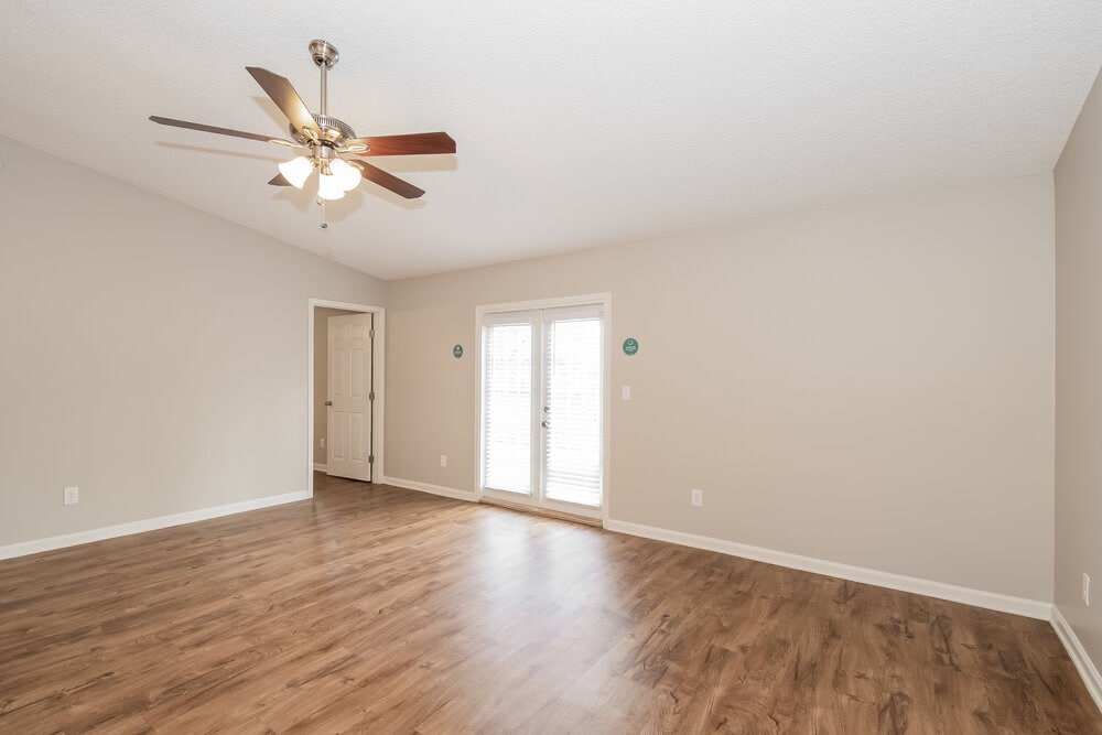 Building Photo - 1603 Twin Oak Ln