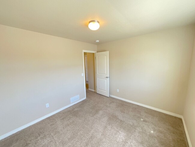 Building Photo - 3 Bedroom Home Available Near S Marksheffel Rd & Fontaine Blvd!