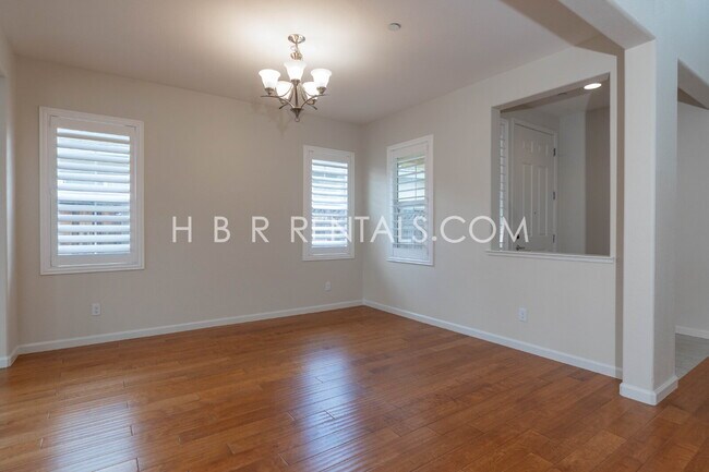 Building Photo - Questa Village - Mountain House- Spacious & Stylish 5-Bedroom Retreat in Mountain House – 3.5 Bat...