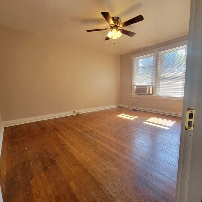 Building Photo - 1620 Beechwood Blvd