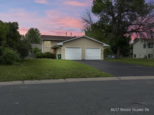 Primary Photo - 8417 Rhode Island Dr N