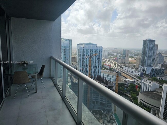 Building Photo - 485 Brickell Ave