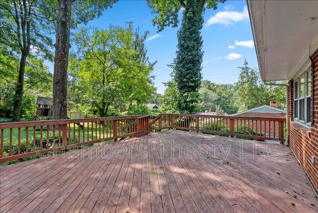 Building Photo - 3035 Hazelton St