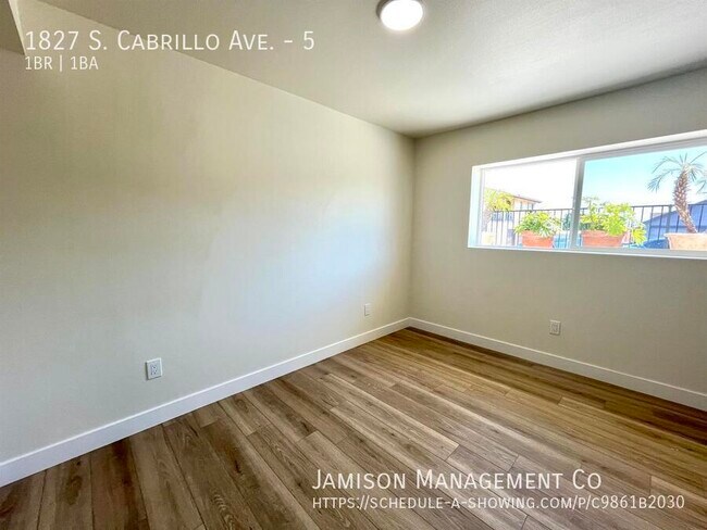 Building Photo - 1827 S Cabrillo Ave