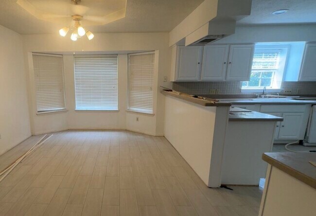 Building Photo - 22803 Trailwood Ln