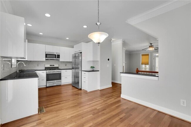 Building Photo - 1079 Marietta Blvd NW