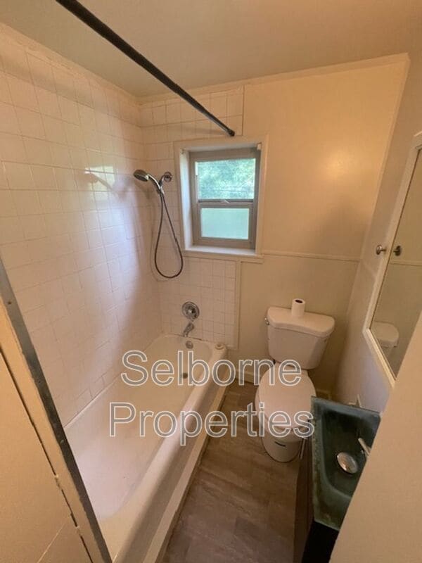 Building Photo - 518 41st St