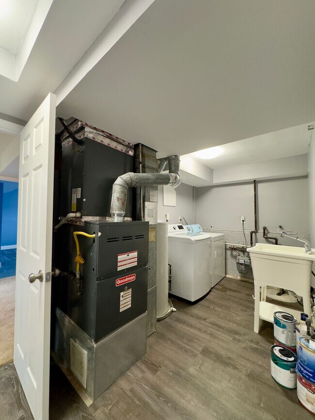 Building Photo - Charming 4 Bedroom/2 Bathroom Home with Large Backyard in Randallstown, MD!