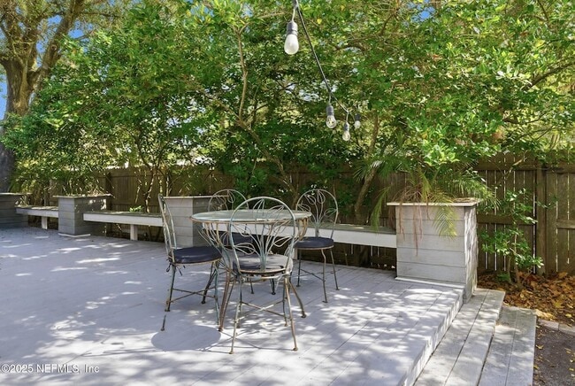 Building Photo - 128 Seminole Rd