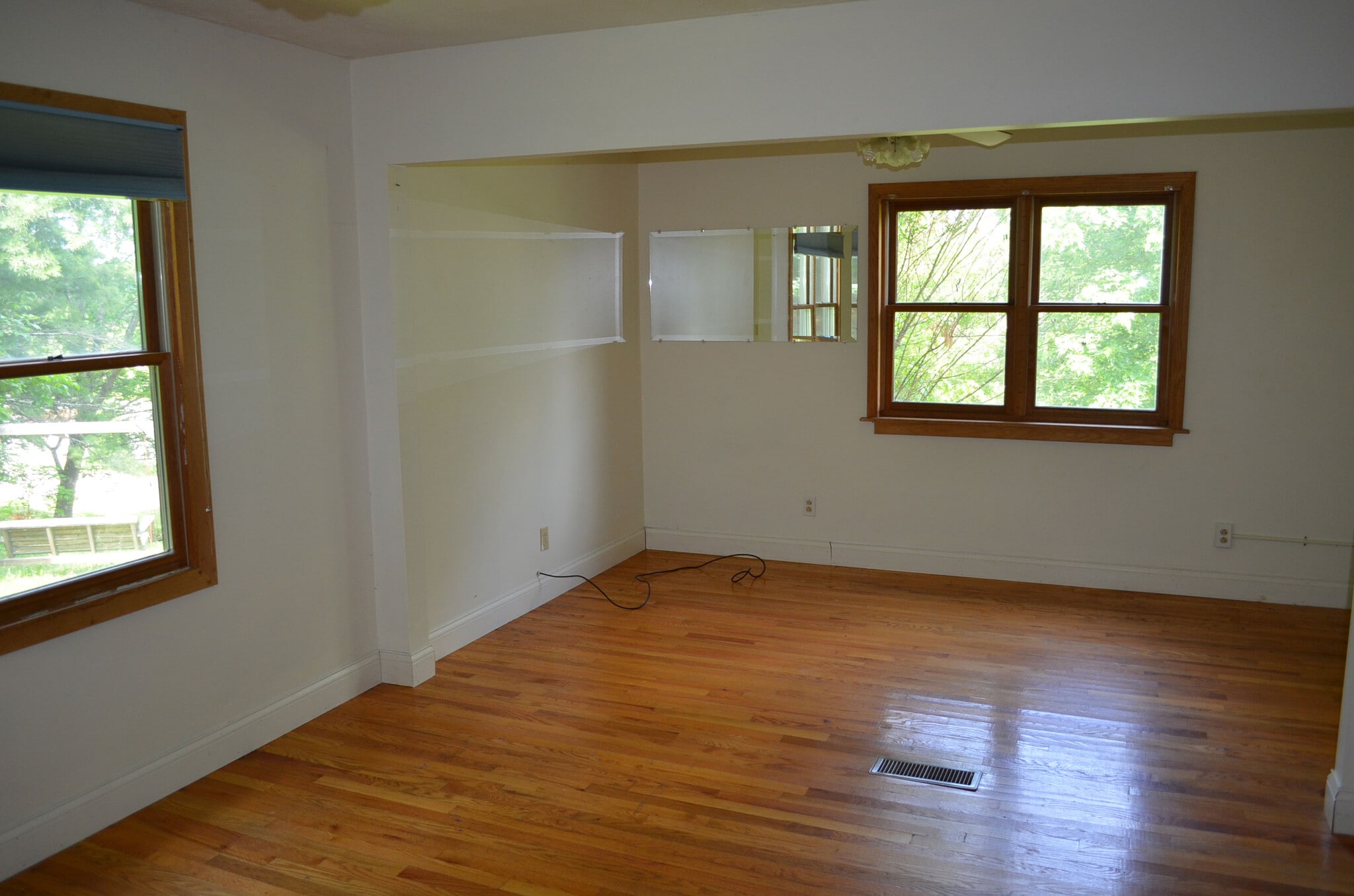 Building Photo - 5681 Fullview Heights Dr