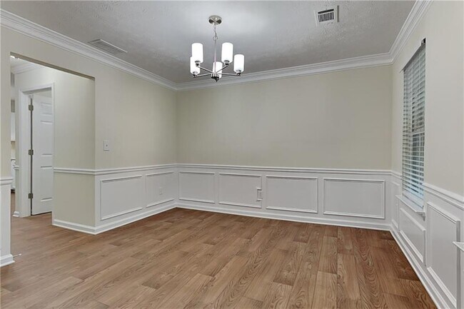 Building Photo - 1595 Stephens Pond View