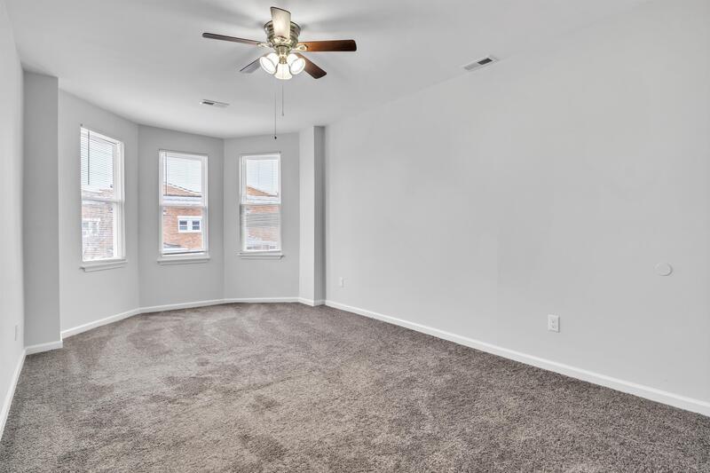 Building Photo - 810 Brooks Ln