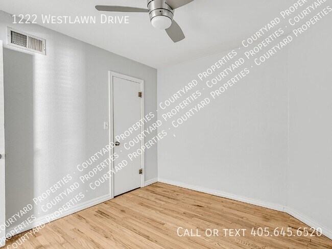 Building Photo - 1222 Westlawn Dr