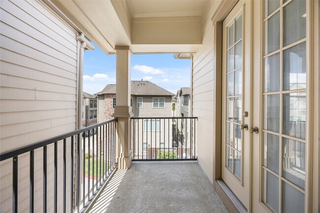 Building Photo - 8911 Wind Springs Dr