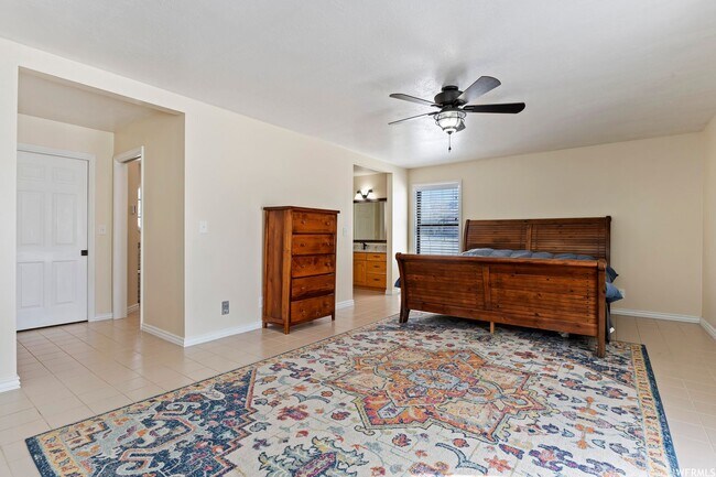 Building Photo - Beautiful home single level entry with out buildings and amazing landscaping - shorter term lease...