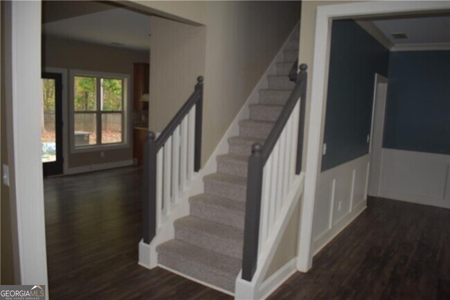 Building Photo - 43 Jessel Ln