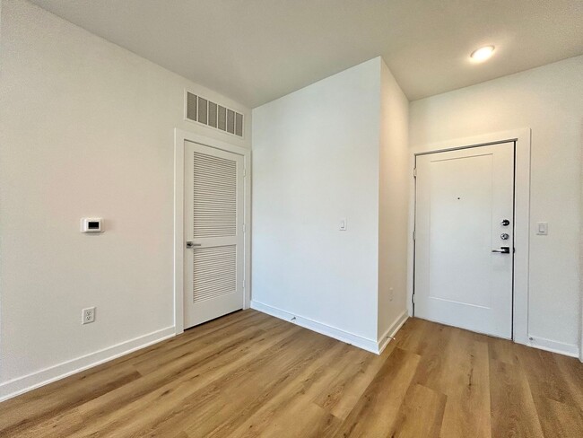 Building Photo - Beautiful and Spacious 1/BR 1/BA Home with...