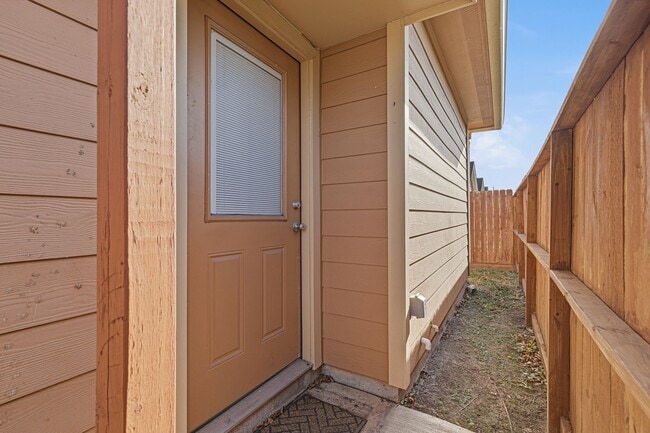 Building Photo - 2906 Anita St