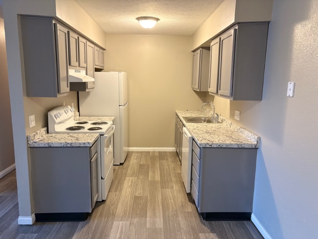 Building Photo - 4668 Talmadge Rd