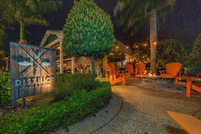 Building Photo - 9165 SE Yacht Club Cir