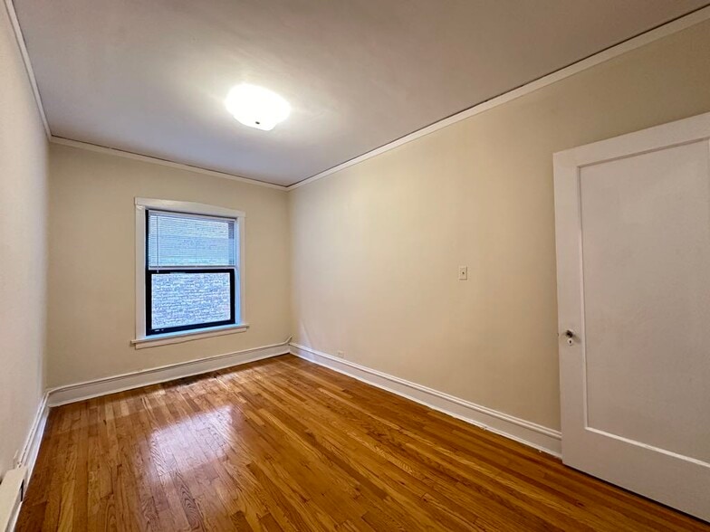 Building Photo - 1036 Dempster St