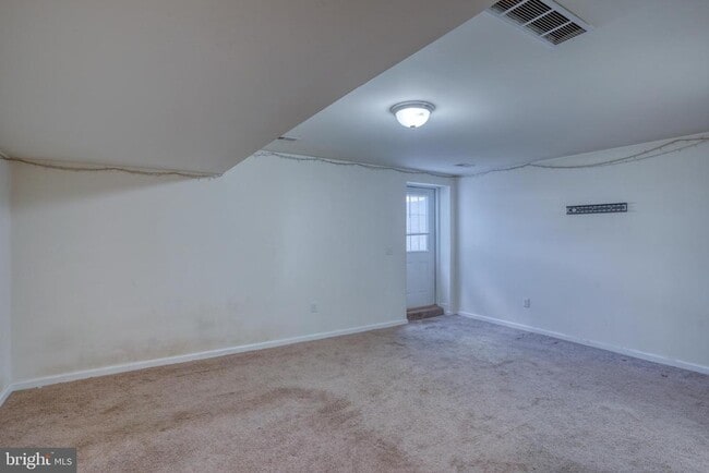 Building Photo - 327 Tribbitt St