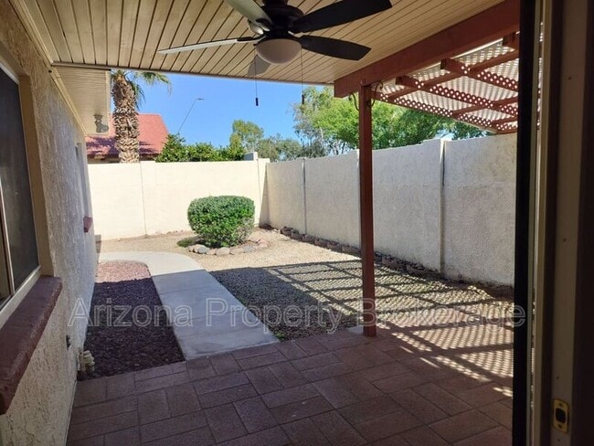 Building Photo - 2192 E Balboa Dr