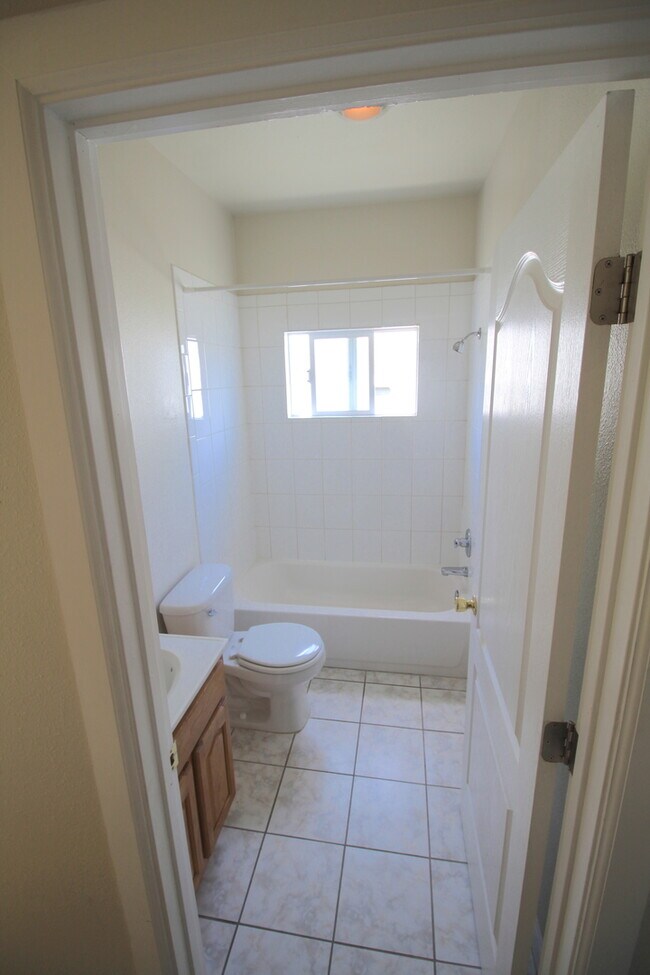 Building Photo - 1152 53rd St