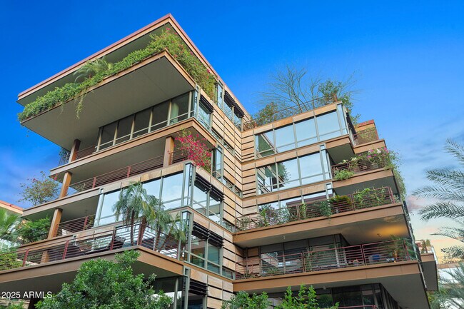 Building Photo - 7167 E Rancho Vista Dr