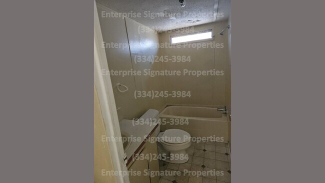 Building Photo - 500 Morgan St