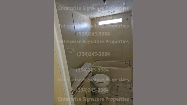 Building Photo - 609 Moates St