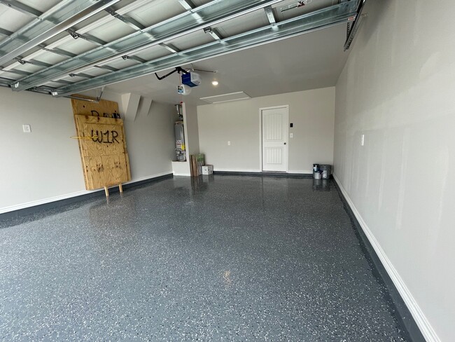 Building Photo - 7905 Schades Way