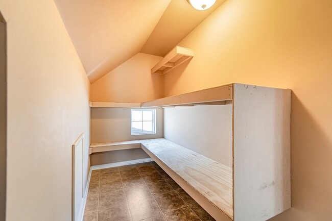 Building Photo - 16519 S Fox Run Cir