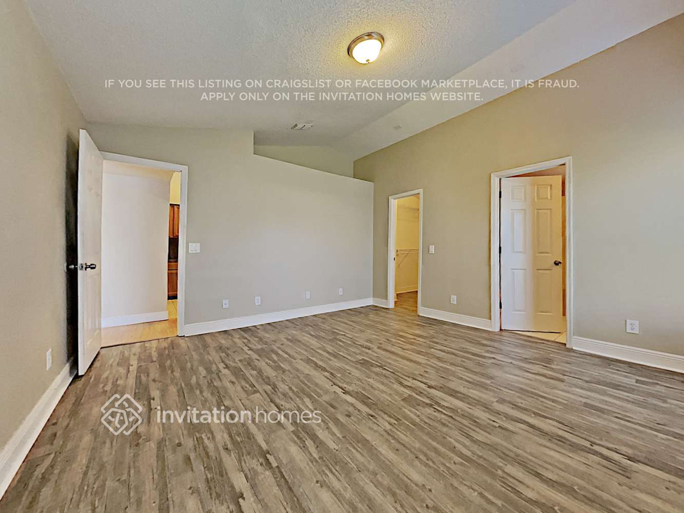 Building Photo - 1718 Snaresbrook Way