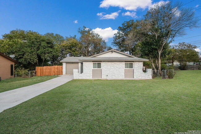 Building Photo - 12202 Valley Oak
