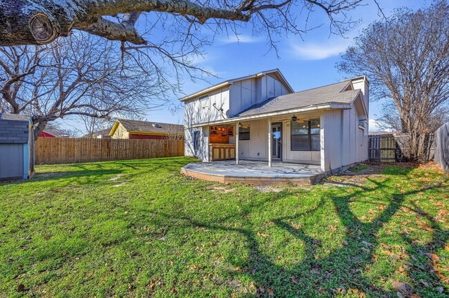 Building Photo - 1069 W Hills Terrace