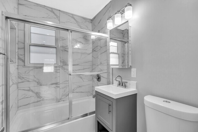 BATH ROOM - 1300 Fulton St