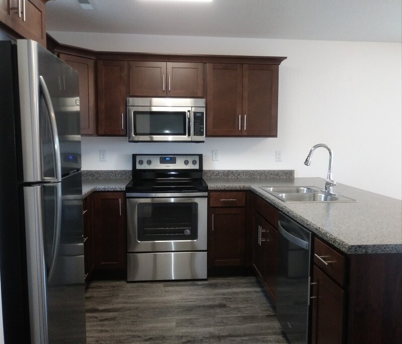 Building Photo - 91 E 200 S