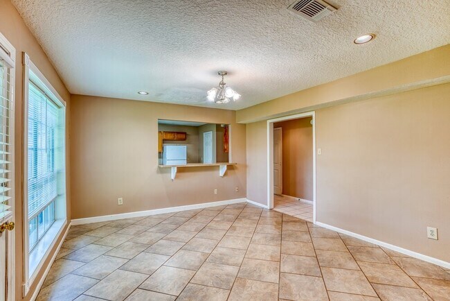 Building Photo - 19311 Cypress Bay Dr