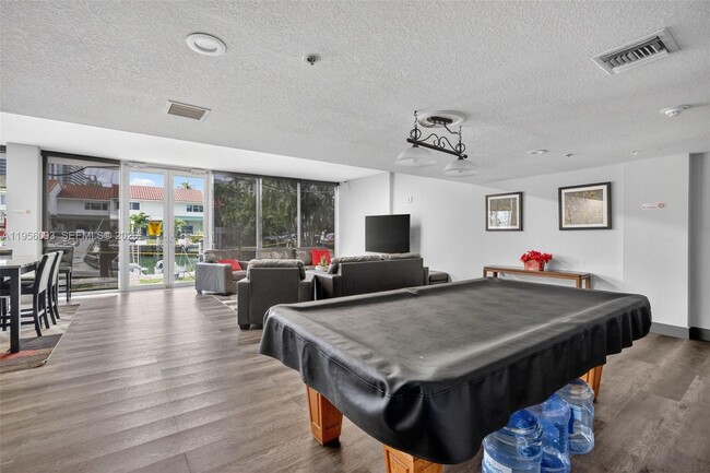 Building Photo - 16565 NE 26th Ave